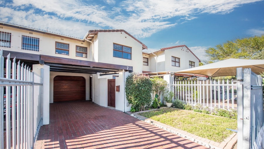 3 Bedroom Property for Sale in Monte Vista Western Cape